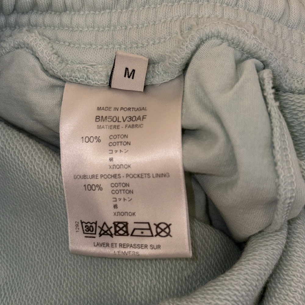Givenchy Graphic Print Crew Neck T-Shirt
Green Faded Effect Studio Homme Shorts - Picture 12 of 14